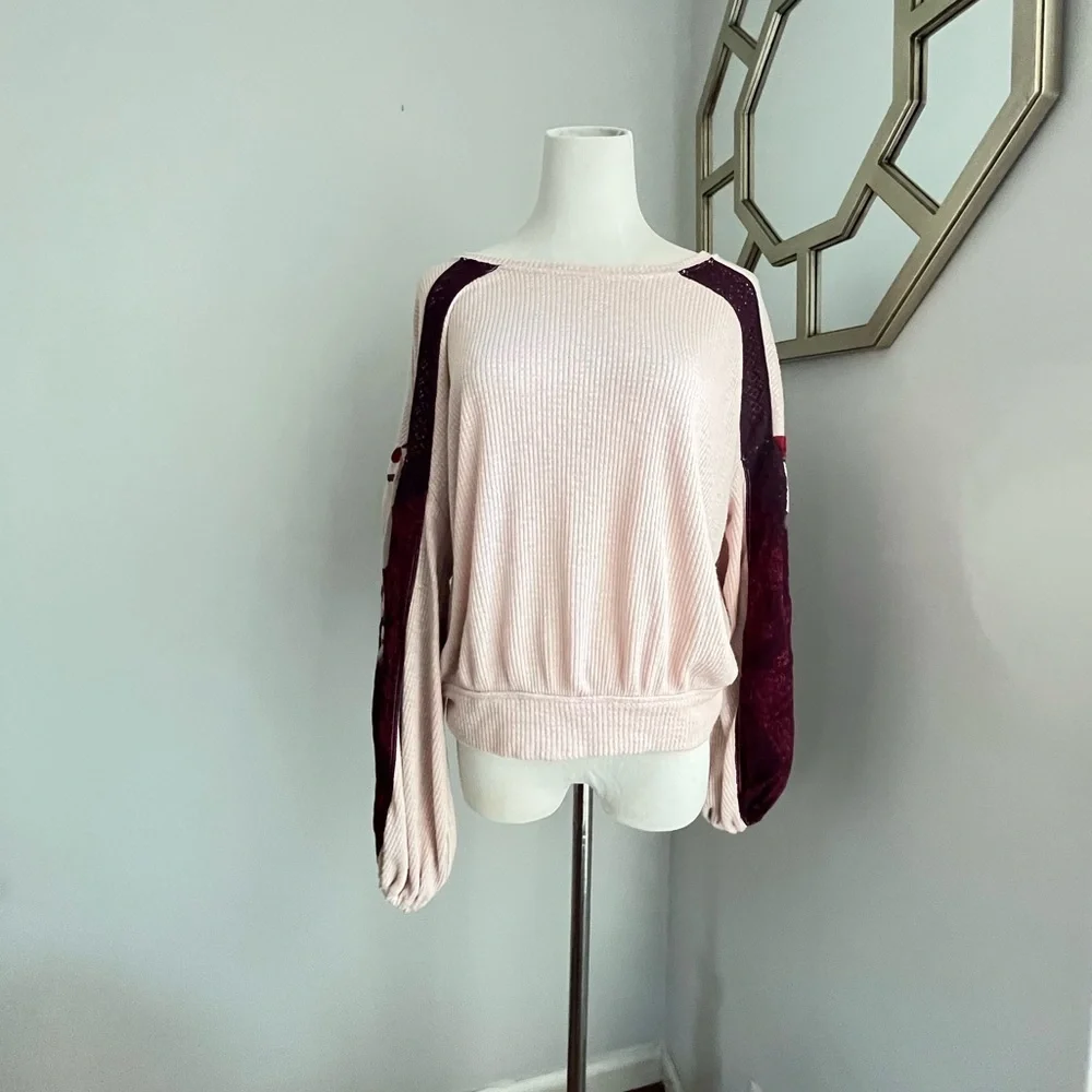 Free People Casual Clash top in rose pink sz M
